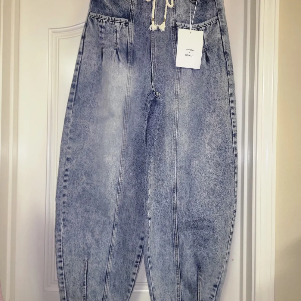 NEW Very Jean Light True Blues Barrel Jeans NWT Size Small - Picture 10 of 16